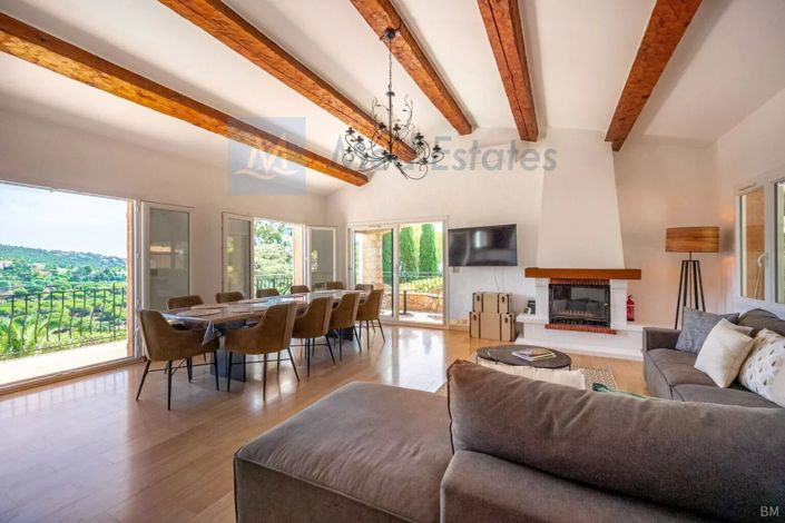 Image No.6-6 Bed House for sale