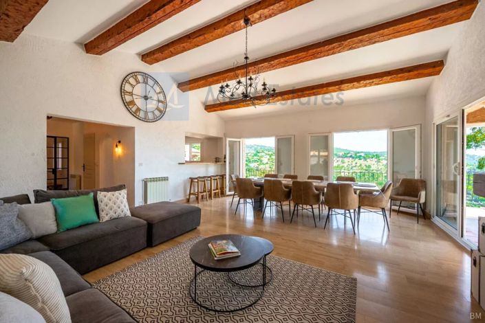 Image No.7-6 Bed House for sale