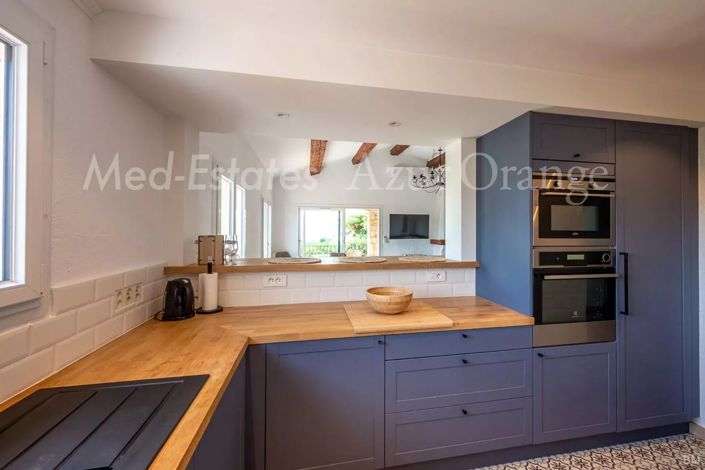 Image No.9-6 Bed House for sale