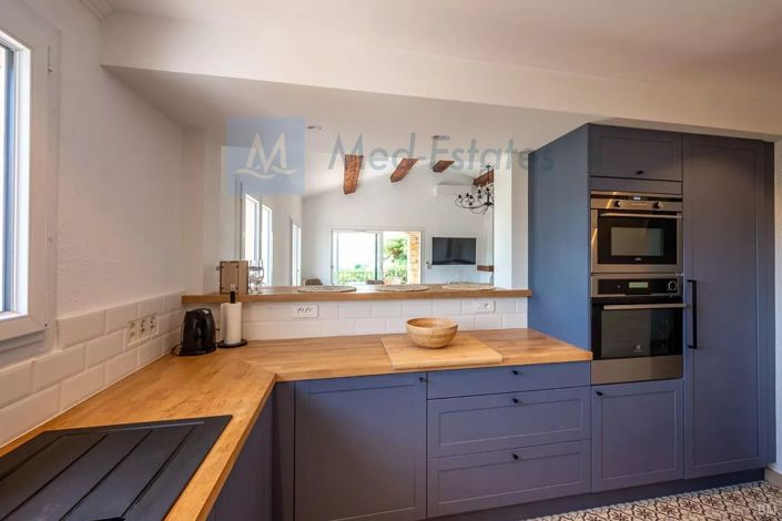 Image No.9-6 Bed House for sale