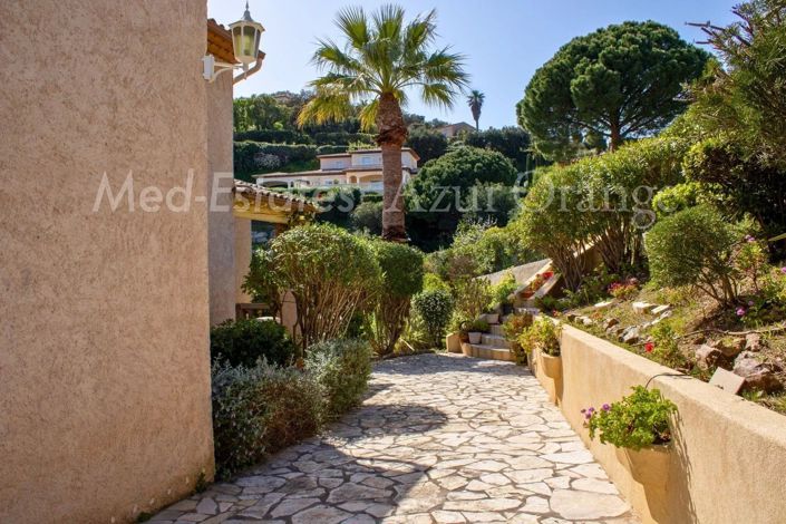 Image No.17-6 Bed House for sale