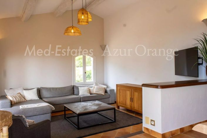 Image No.4-6 Bed House for sale