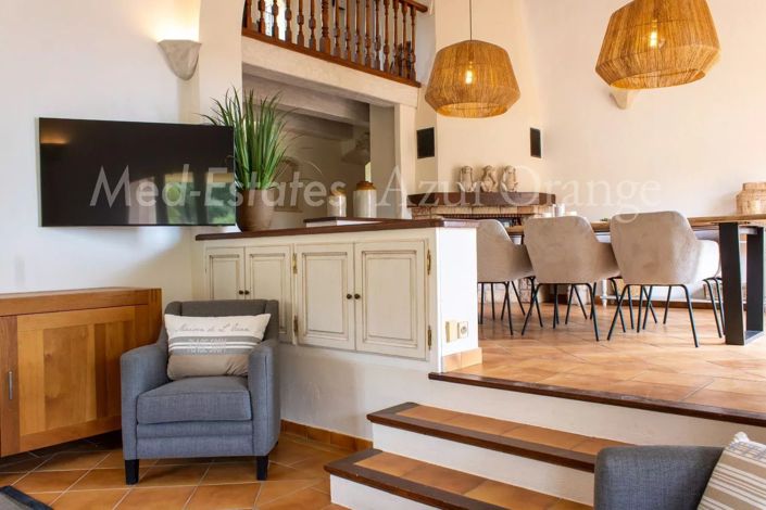Image No.5-6 Bed House for sale