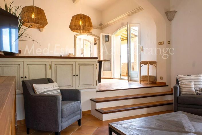 Image No.6-6 Bed House for sale