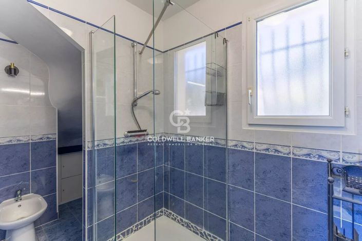 Image No.15-4 Bed House for sale