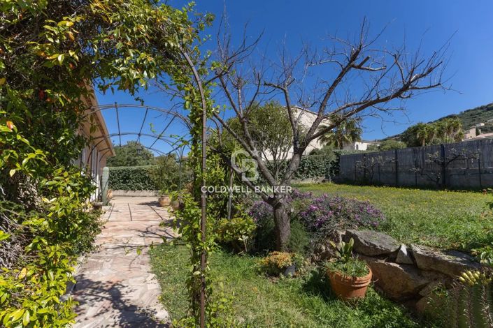 Image No.32-4 Bed House for sale