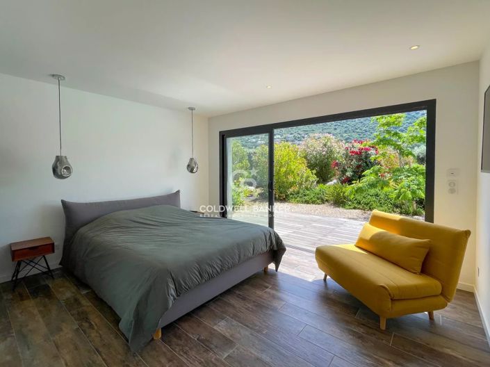 Image No.10-4 Bed House for sale