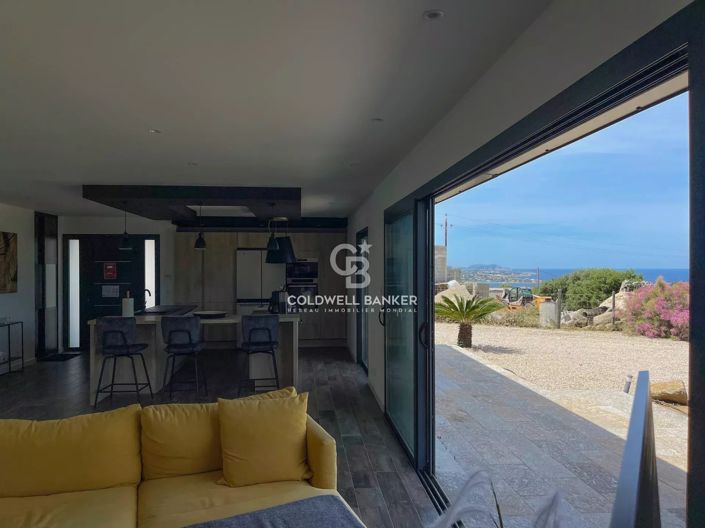 Image No.6-4 Bed House for sale