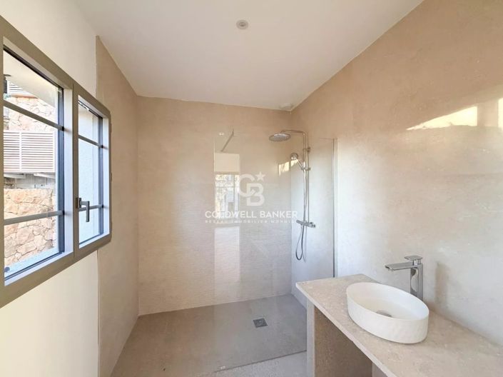 Image No.11-3 Bed Apartment for sale