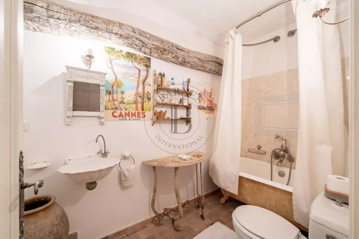 Image No.7-1 Bed House for sale