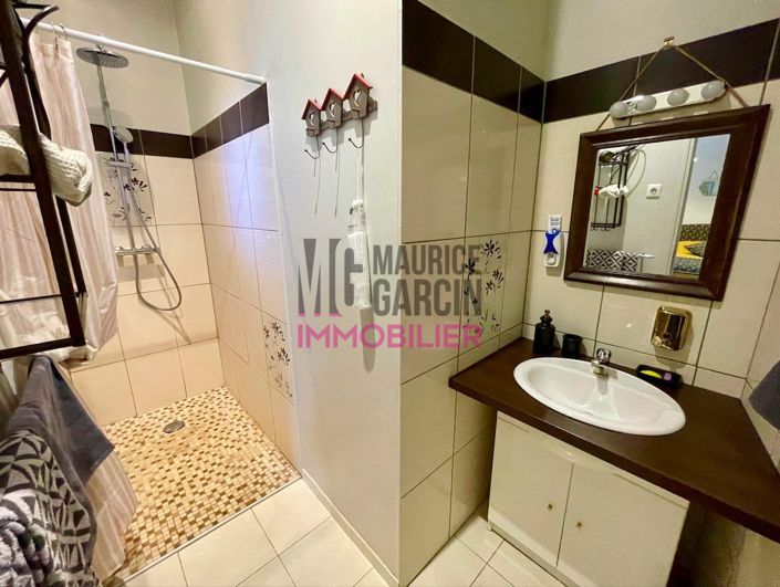 Image No.11-4 Bed Property for sale