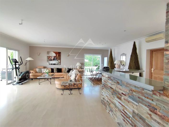 Image No.5-4 Bed House for sale