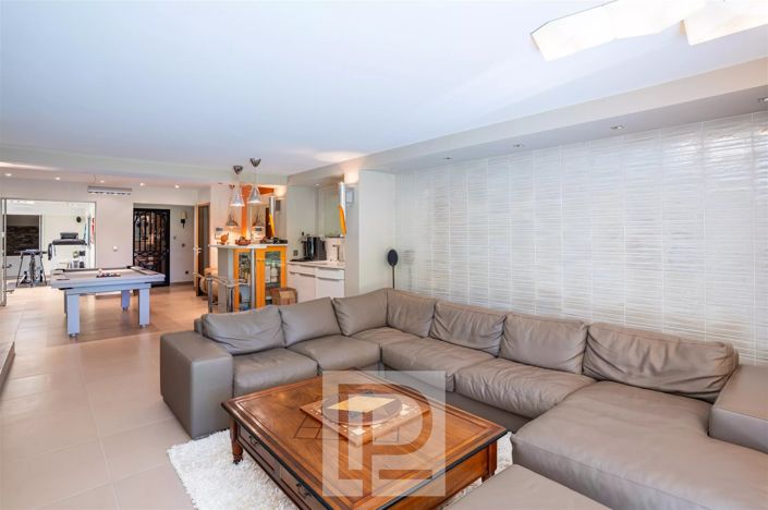 Image No.17-9 Bed House for sale
