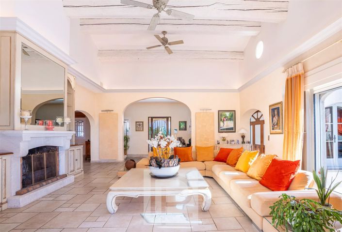 Image No.6-9 Bed House for sale