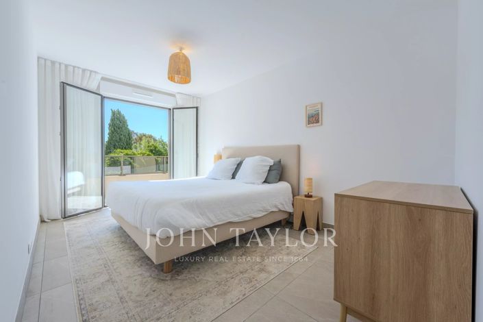 Image No.11-3 Bed Apartment for sale