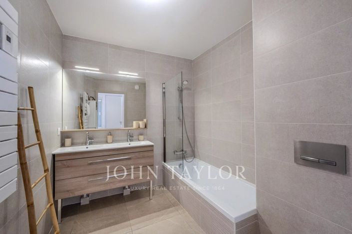 Image No.12-3 Bed Apartment for sale