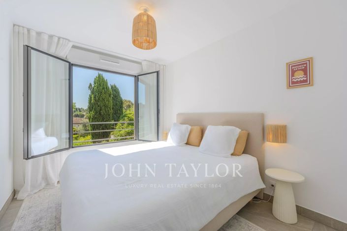 Image No.13-3 Bed Apartment for sale