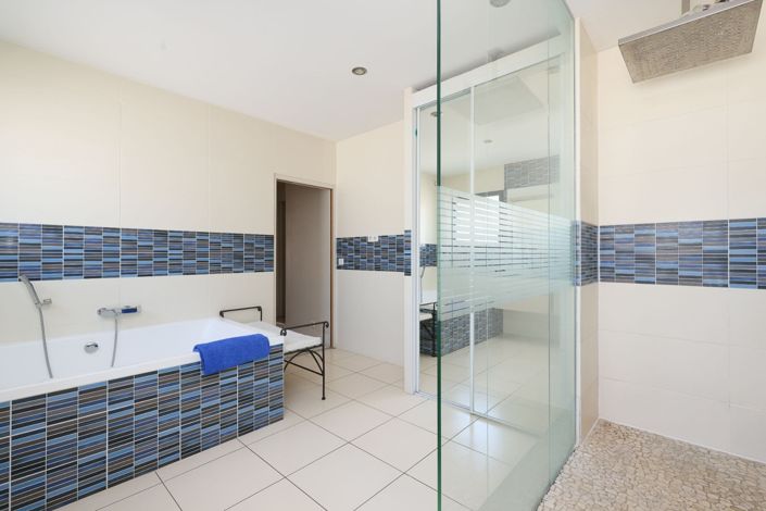 Image No.14-5 Bed House for sale