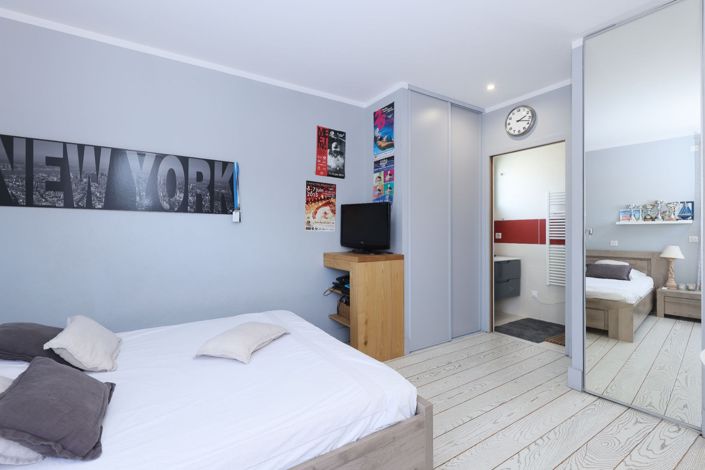 Image No.20-5 Bed House for sale
