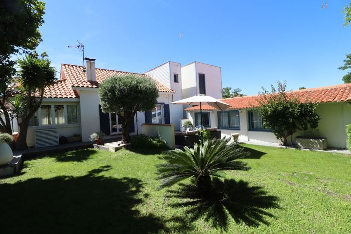 Image No.4-5 Bed House for sale