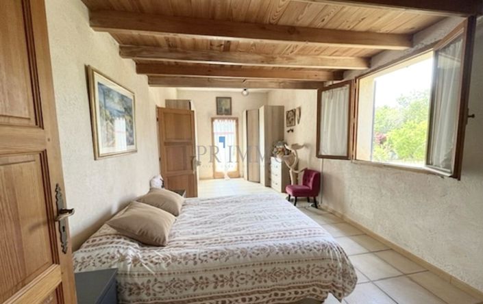 Image No.6-4 Bed House for sale