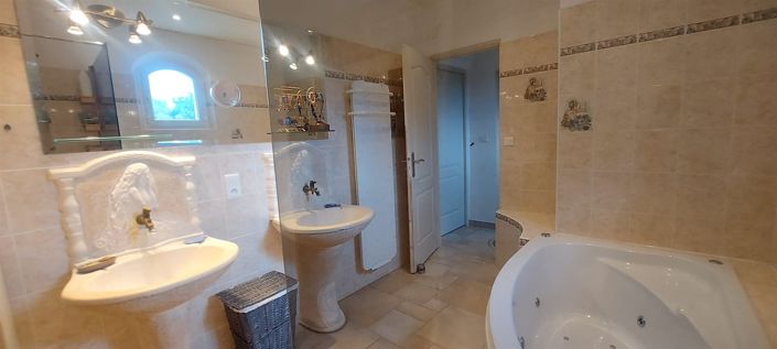 Image No.14-4 Bed House for sale