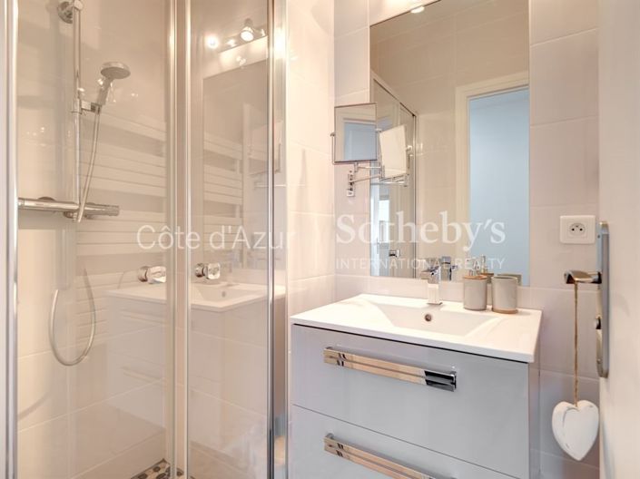 Image No.10-3 Bed Apartment for sale