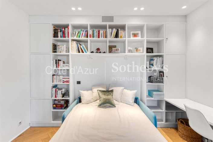 Image No.9-2 Bed Apartment for sale