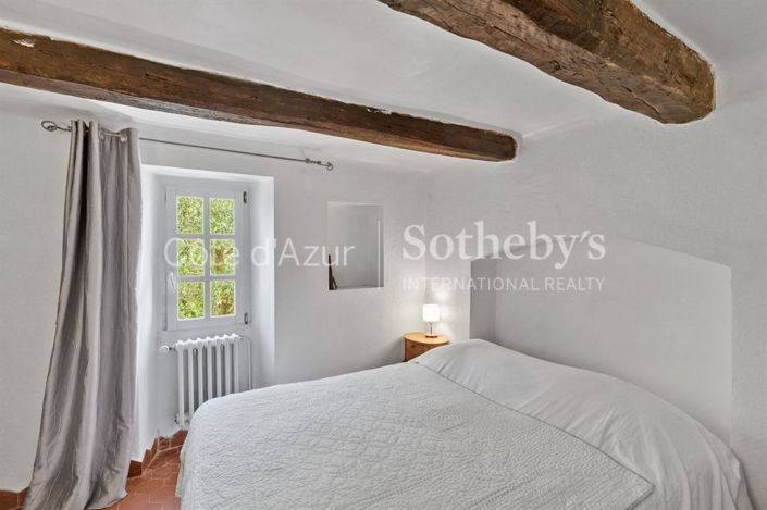 Image No.15-5 Bed Property for sale