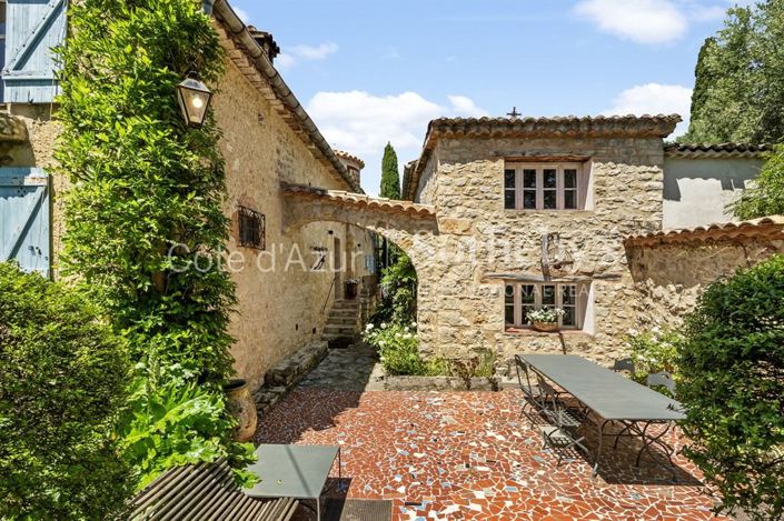 Image No.2-5 Bed Property for sale