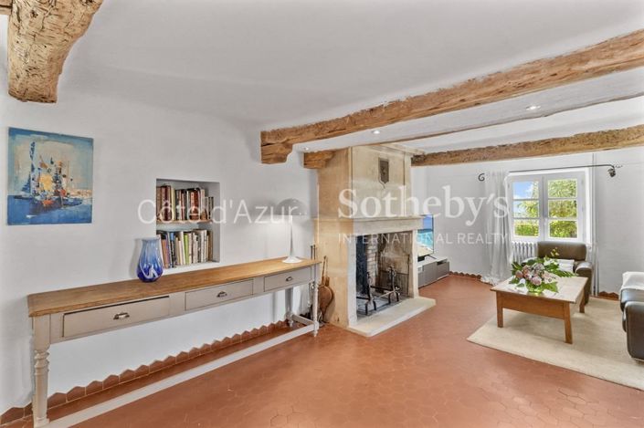 Image No.9-5 Bed Property for sale