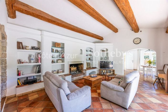 Image No.11-3 Bed House for sale