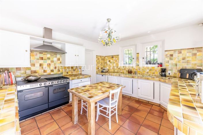 Image No.13-3 Bed House for sale