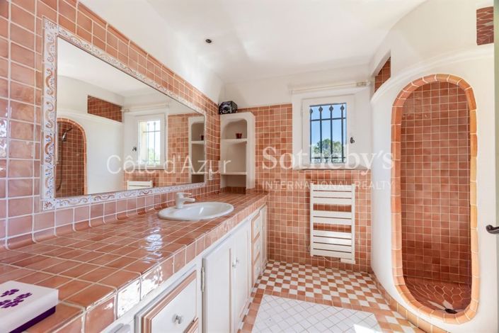 Image No.18-3 Bed House for sale