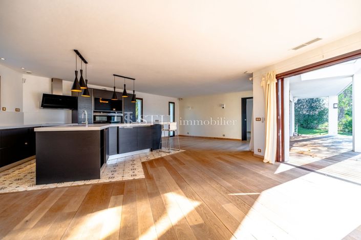 Image No.2-3 Bed House for sale