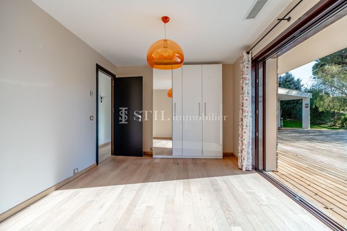 Image No.8-3 Bed House for sale
