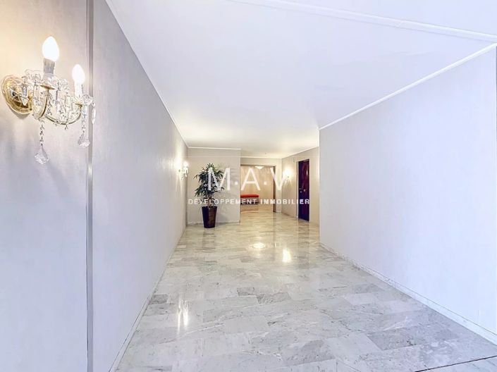 Image No.24-Appartement de 2 chambres à vendre à Nice