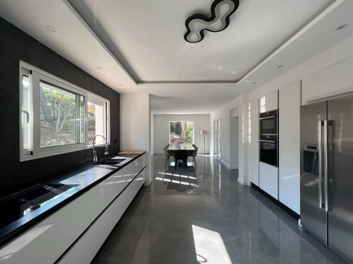 Image No.11-6 Bed House for sale