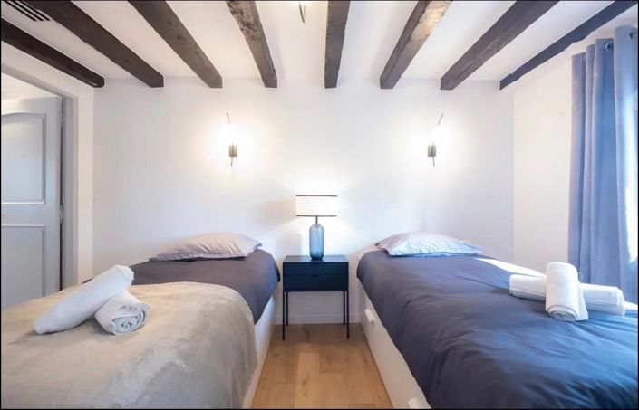 Image No.18-6 Bed House for sale