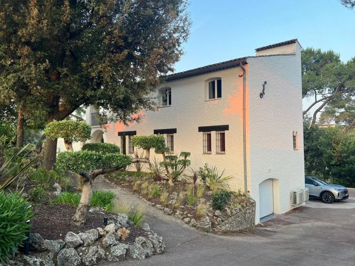 Image No.2-6 Bed House for sale
