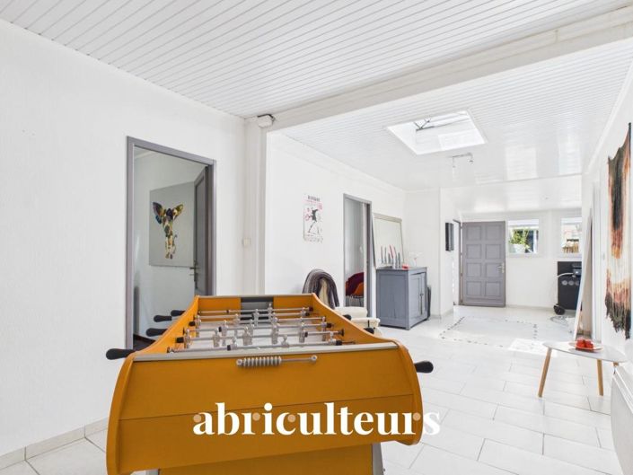 Image No.11-5 Bed House for sale