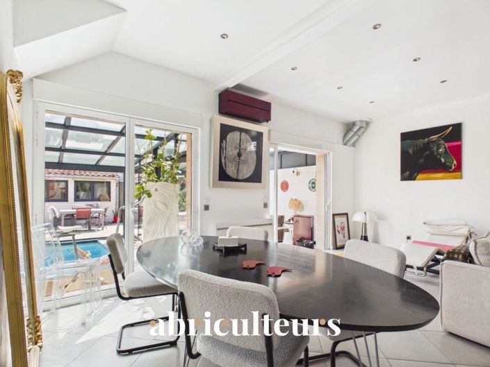 Image No.3-5 Bed House for sale