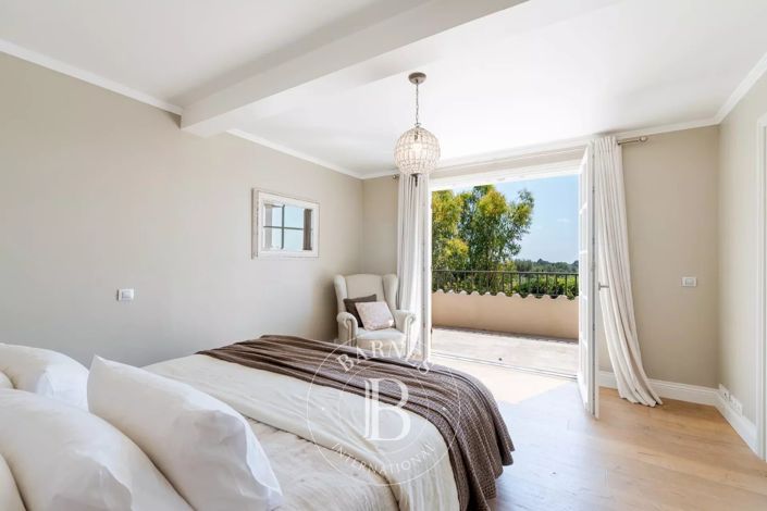 Image No.17-5 Bed House for sale