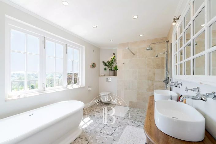 Image No.18-5 Bed House for sale