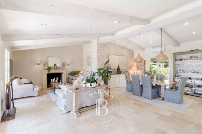 Image No.9-5 Bed House for sale