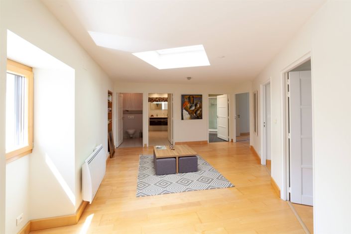 Image No.6-4 Bed House for sale