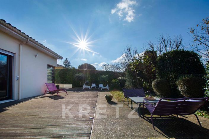 Image No.11-3 Bed House for sale