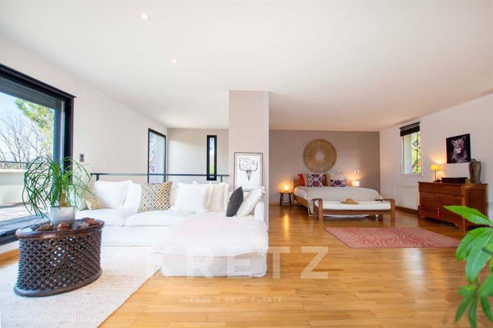 Image No.5-3 Bed House for sale