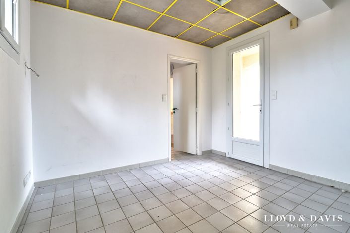Image No.14-5 Bed House for sale