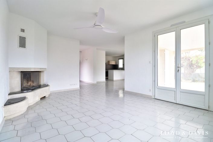 Image No.6-5 Bed House for sale